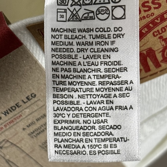 Levi's Women's 318 Shaping Wide Leg Jean Size 30X32 NEW - Picture 9 of 9